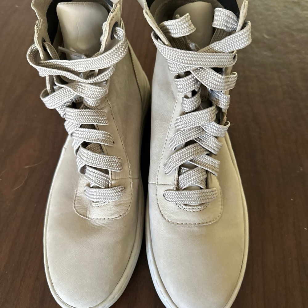 Timberland Ruby Ann Women's Lace Up Sneaker Boots in Beige Taupe  Size 7.5 NWOB